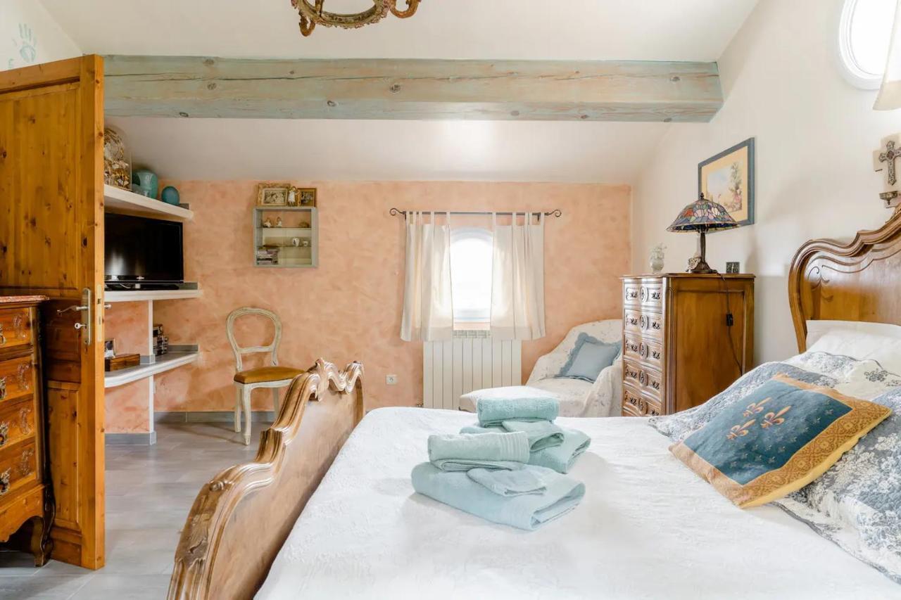 Bed and Breakfast Agreable Chambre D'Hotes Avec Piscine Le Beausset Exteriér fotografie